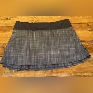 Lululemon size 8 tennis skirt.